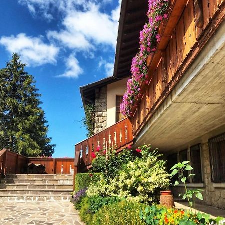 Hotel Cristallino Castione della Presolana Exteriör bild